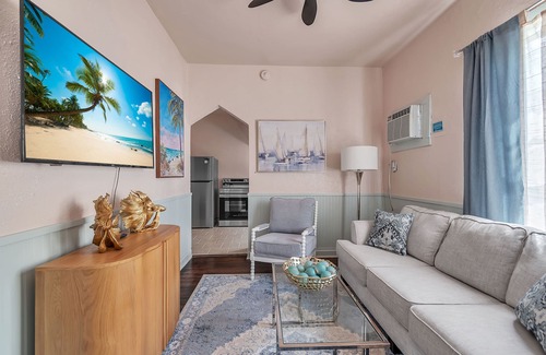Gulfport Condominio | 🌴Great Location☀Walk To Beach🐬Casa Al Mare #1🐠Historic Charm! Pet Friendly