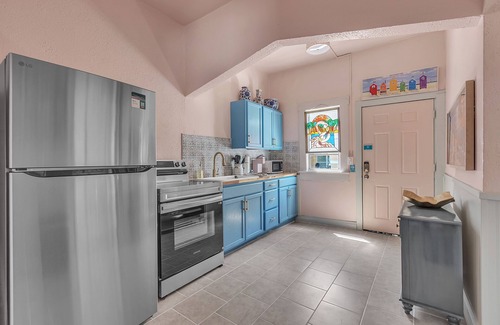 Gulfport Condominio | 🌴Great Location☀Walk To Beach🐬Casa Al Mare #1🐠Historic Charm! Pet Friendly