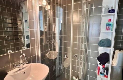 Solna Apartamento | Great one bedroom flat close to the city.