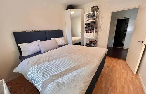 Solna Apartamento | Great one bedroom flat close to the city.