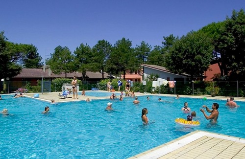Bibione Apartamento | Gran parada en Bibione en una residencia con piscina de Beahost Rentals