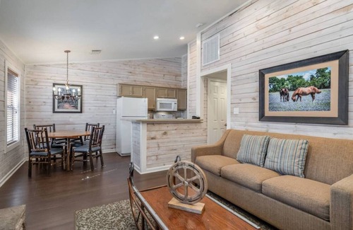 Conroe Apartamento | Great place with pool + Kitchen - 2BD / 2BA