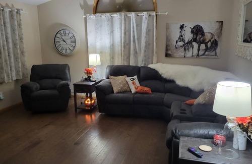 Colonial Pine Hills Casa | Great Sturgis Rally Rental Close to HWY 385 with Hot Tub