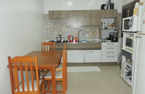 Capao da Canoa Casa | GRAN casa de pueblo, 4 dormitorios, suite, para 10 personas, aire, TV, Wi-Fi, cerca del mar y del centro