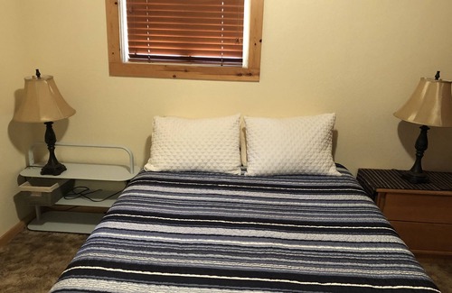 Douglas City Casa | Great Trinity River Fishing en 3 Bed 2 Bath House, $ 200 / nt, se consideran mascotas