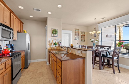 Jonestown Condominio | Awesome Villa 2 BD / 2 Bath, Lake View, Hollows Resort 3 Pools, Beach Club, Lakefront Access, Marina