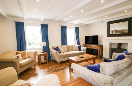 Crantock Casa | Great Western Farmhouse