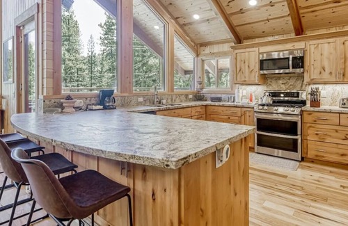Olympic Valley Cabina | Great year around cabin in the Olympic Valley, winter and summer, Pet-Friendly