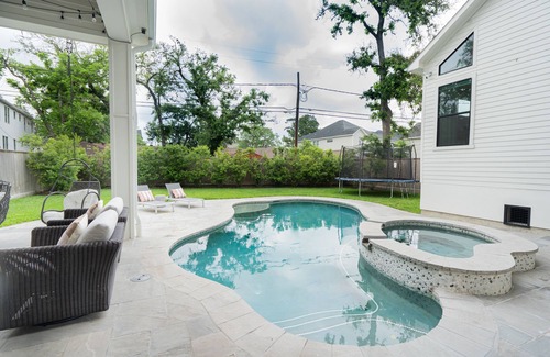 Lazybrook/Timbergrove Casa | Greater Heights Area Luxury Retreat - Private Pool + Game Room