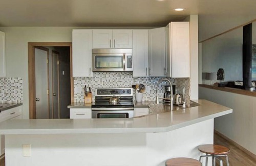 Bodega Bay Casa | Grebe - Big 5 bedroom on the 8th fairway, great views.