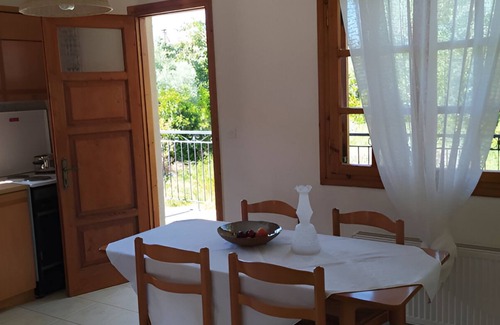 Marathias Casa | Greek village life by the sea