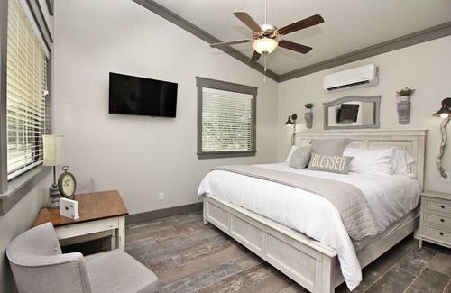 Wimberley Cabaña | Green Acres Cottages Dripping Springs - Minutes from Wedding Venues and Downtown