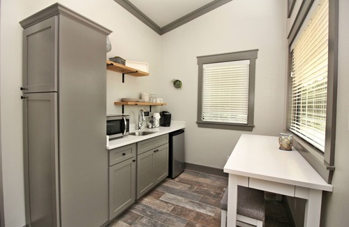 Wimberley Cabaña | Green Acres Cottages Dripping Springs - Minutes from Wedding Venues and Downtown