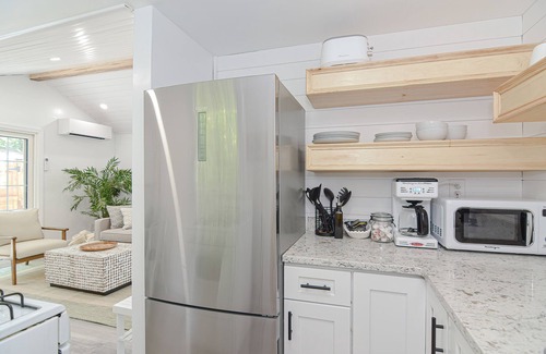 East Sandwich Cabaña | Green Anchor Cottage - private hot tub getaway!
