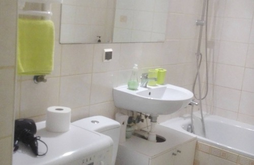 Krowodrza Apartamento | APARTAMENTO VERDE - 2 habitaciones, cocina equipada, baño, LAN y wifi gratis, TV por cable