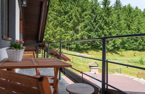 Lokve Apartamento | Green Area Apartments Kremžar - Attic Apartment With Balcony