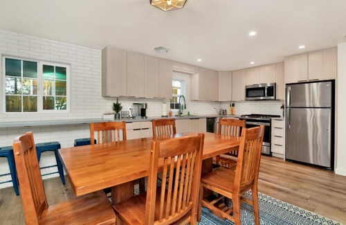 Big Bear Lake Chalet De Esquí | Green Canoe Cabin- Hot Tub- Smart TVs- BBQ- Relaxing Central Moonridge Chalet