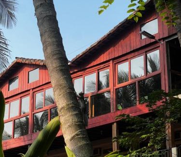 Coatepeque Hotel | Green Canyon