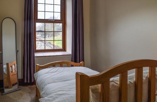 Llangain Casa | Green Castle