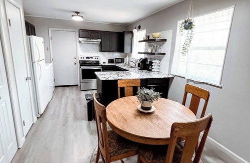 Bella Vista Casa | Green Cottage/Explore Trails, Ride Bikes & Golf!