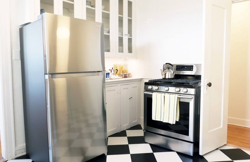 Melrose Casa | Green Door, a Sanctuary in West Hollywood, Los Angeles Area