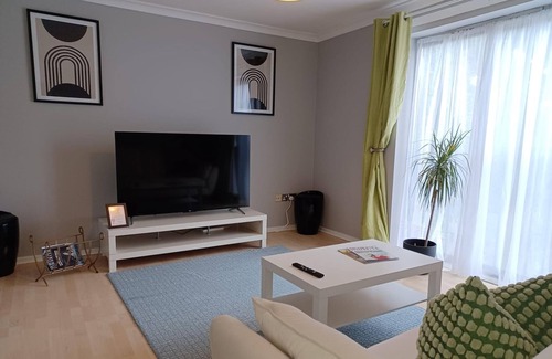 Dunstable Apartamento | Green Door Malt - Huku Kwetu