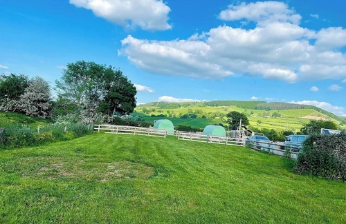 Kingswood Cabina | Green Dragon and Kitchen Pod - Sleeps 2 & Parking