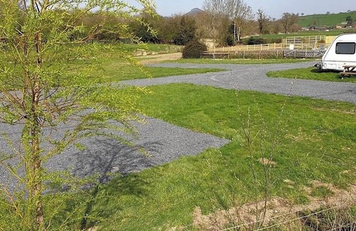 Kingswood Cabina | Green Dragon and Kitchen Pod - Sleeps 2 & Parking