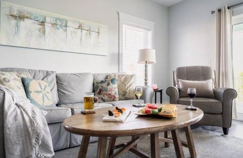 Gulf Shores Casa | Green Family Bungalow! Beach Access, Pool, & Fishing Dock