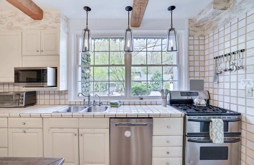 Cresco Casa | Green Gables Estate -Retreat & Events (sleeps 34)