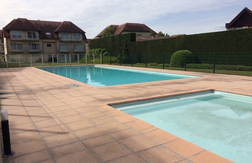 De Haan Apartamento | Green Garden 23 - 204 with shared pool by Interhome