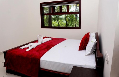 Vayittiri Villa | Green Garden Lotus Villa