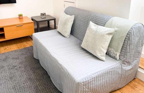 Fishponds Apartamento | Green Glades Lovely Self Contained Apartment-Studio In Super South West Location By StayStaycations