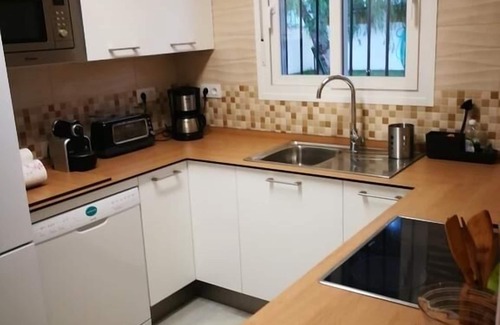 Los Gallos-Cerromolino Chalet De Esquí | Casa verde, en un entorno tranquilo