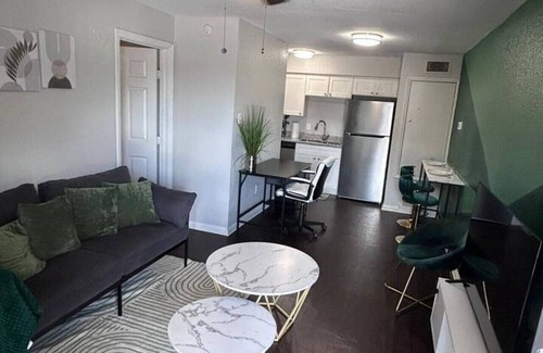 Greater Heights Apartamento | Green Haven 1Bed by Downtown/Free Covered Parking