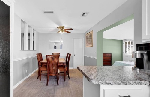 Hyde Park Casa | ~Green Hill Hideaway Sleeps 12 15Mins to Stadium~
