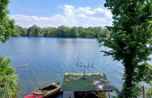 Central Serbia Casa | green house at silver lake