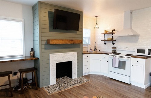 Northside District Apartamento | Green Oasis - Studio Apartment in Downtown Lexington