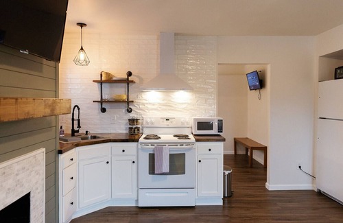 Northside District Apartamento | Green Oasis - Studio Apartment in Downtown Lexington