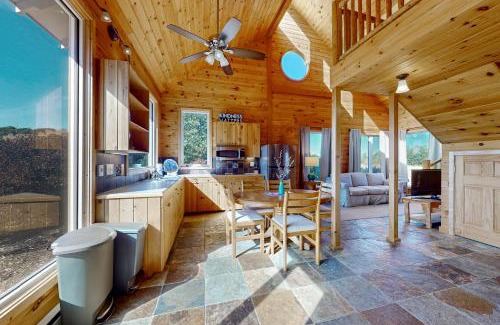 Maple City Casa | Green Pastures