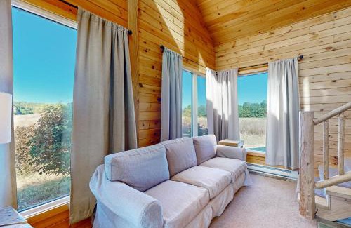 Maple City Casa | Green Pastures