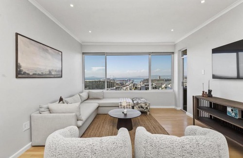Green Point Apartamento | Green Point 8th-Floor Stay with Stunning Views