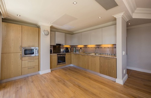 Green Point Apartamento | Green Point Apartment walking Distance to Stadium (407 Royal)