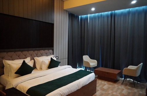 Sadabad Hotel | Green Sarovar Hotel & Restaurant
