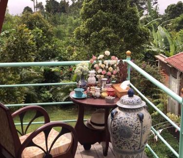 Wanagiri Cabina | green slope villa glamping