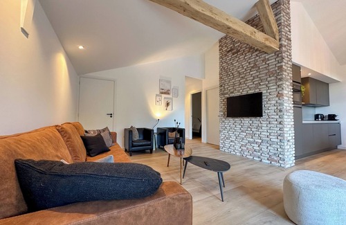 Rijsbergen Casa | Green-surrounded luxury home with hot tub