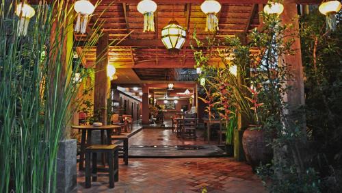 Old City Hotel | Green Tiger House