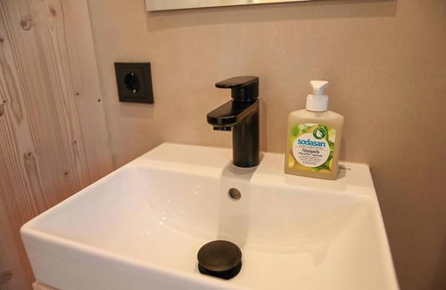 Salem Casa | Green Tiny House Nook 5 - your sustainable retreat on Lake Salem