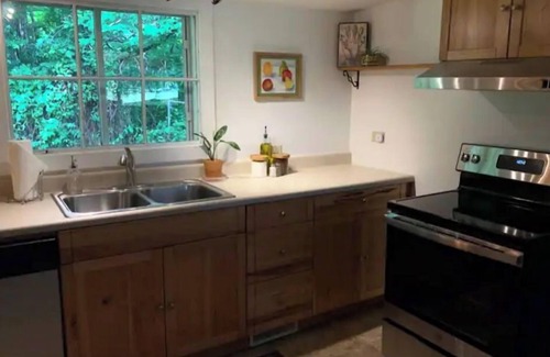 Asheville Cabaña | Green Valley Cottage