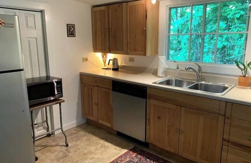 Asheville Cabaña | Green Valley Cottage